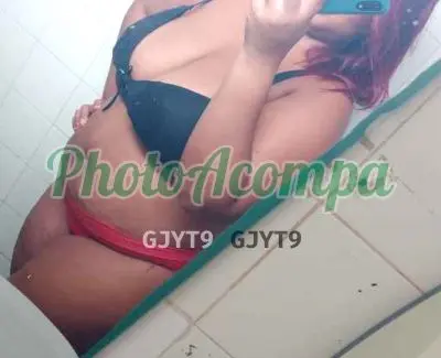 Capa do perfil de July