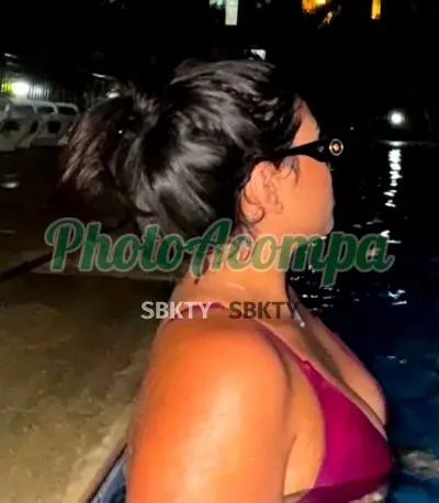 Capa do perfil de Júlia