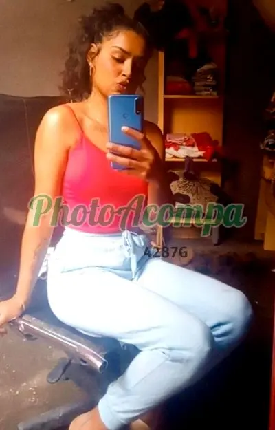 Capa do perfil de Roberta Fernandes