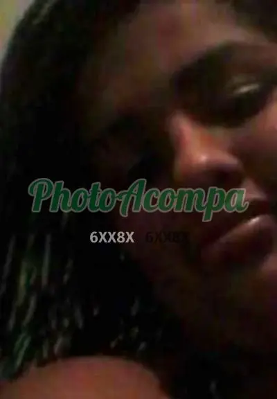 Capa do perfil de Lia de Oliveira