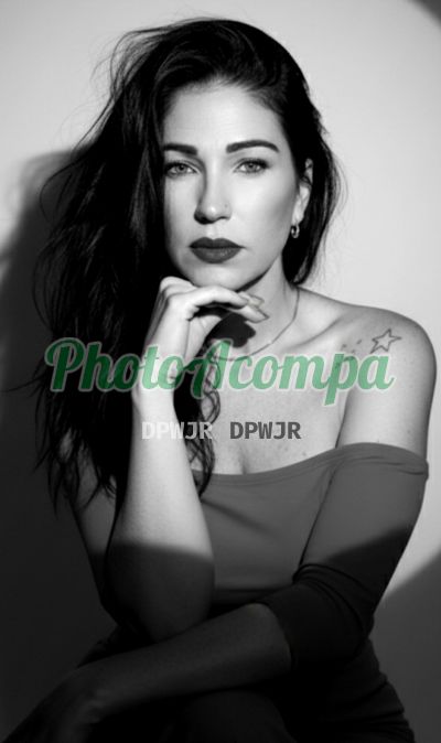 Capa do perfil de Julia Medeiros