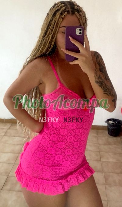Capa do perfil de Lara