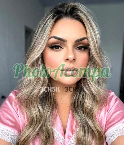 Capa do perfil de Júlia