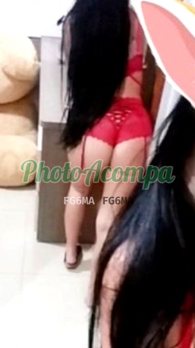 Capa do perfil de Júlia