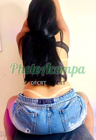 Capa do perfil de Bruna Tavares
