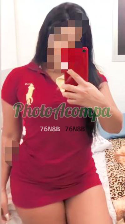 Capa do perfil de Letícia Ferraz