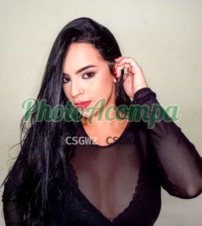 Capa do perfil de Polyana