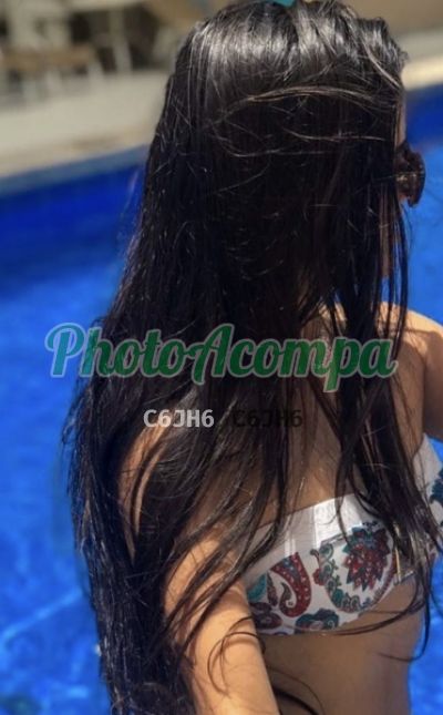 Capa do perfil de Júlia