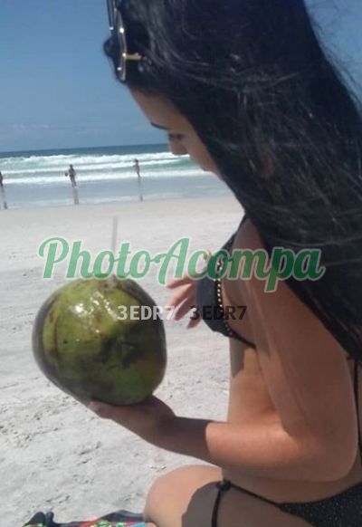Capa do perfil de Dominique