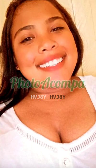 Capa do perfil de Larissa