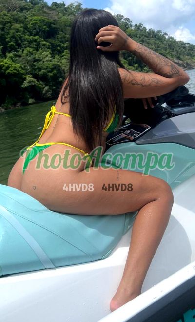 Capa do perfil de Larinha