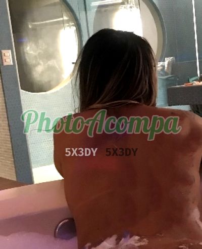 Capa do perfil de Bárbara Santos