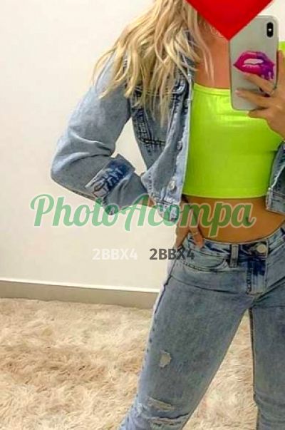 Capa do perfil de Letícia Muniz