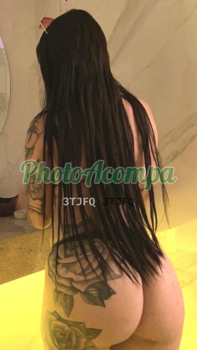 Capa do perfil de Emelly Melo