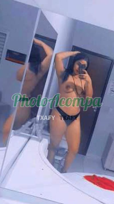 Capa do perfil de Carina Valeriano