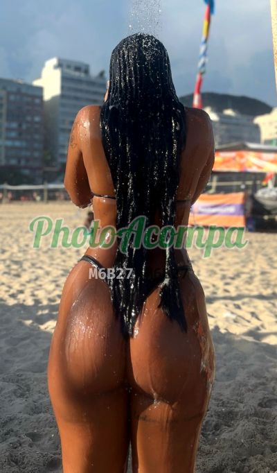 Capa do perfil de Laura Ferrari