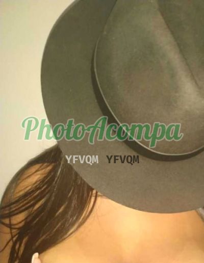 Capa do perfil de Poliana
