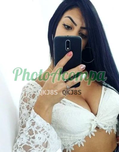 Capa do perfil de Lara