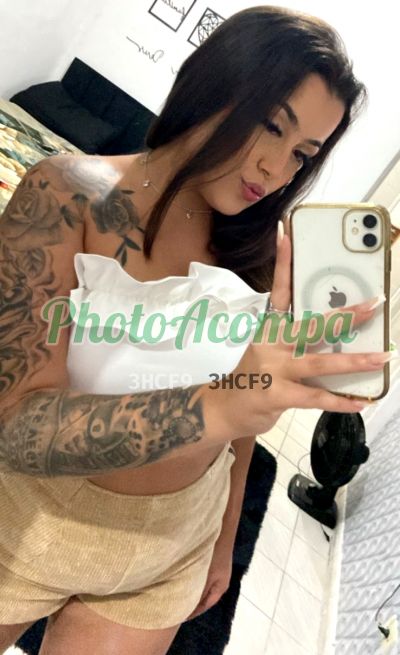 Capa do perfil de Monik