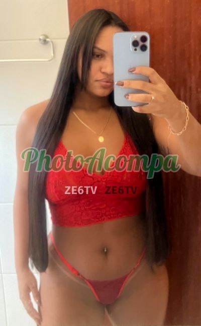 Capa do perfil de Estela Rodrigues
