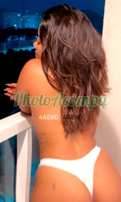 Capa do perfil de Taty Brandão