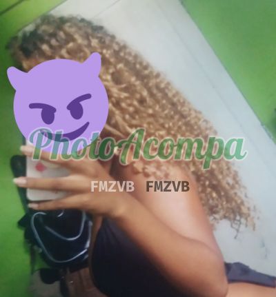 Capa do perfil de Perla Moura