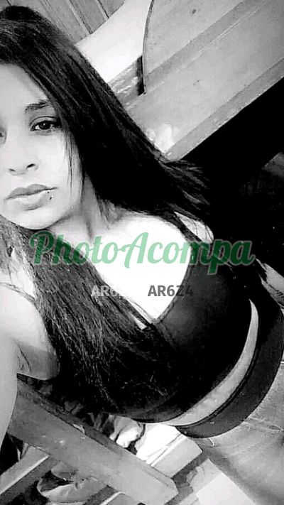 Capa do perfil de Caroline