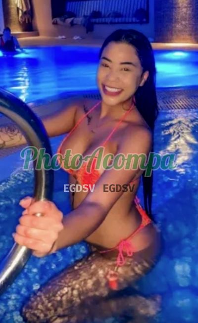 Capa do perfil de Rebecca Knopf