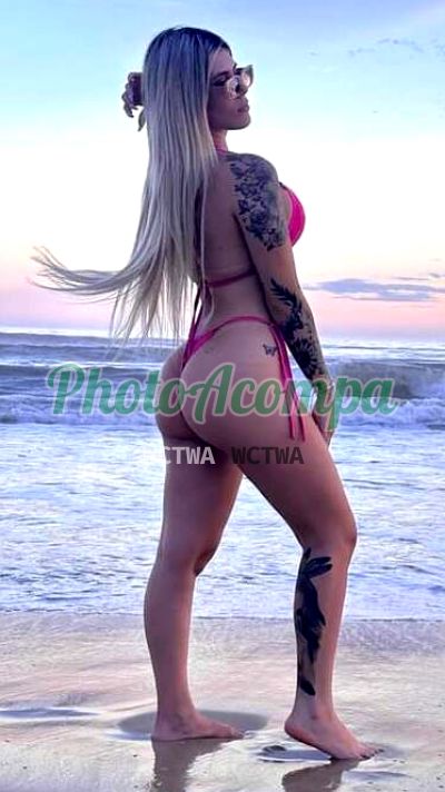 Capa do perfil de Débora