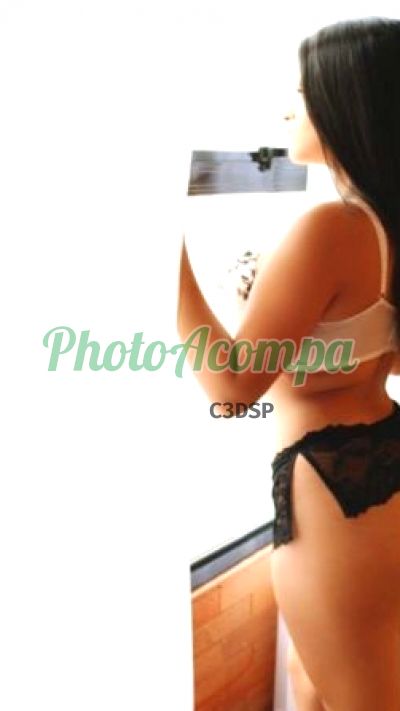 Capa do perfil de Carol Ferraz