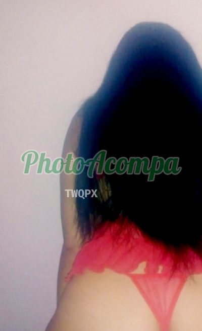 Capa do perfil de Monique Tavares