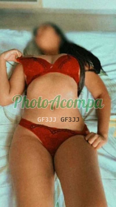 Capa do perfil de Livia Miranda
