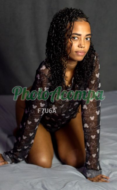 Capa do perfil de Lavinia Carioca