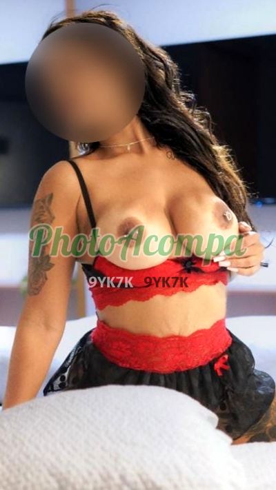 Capa do perfil de Nina Carter