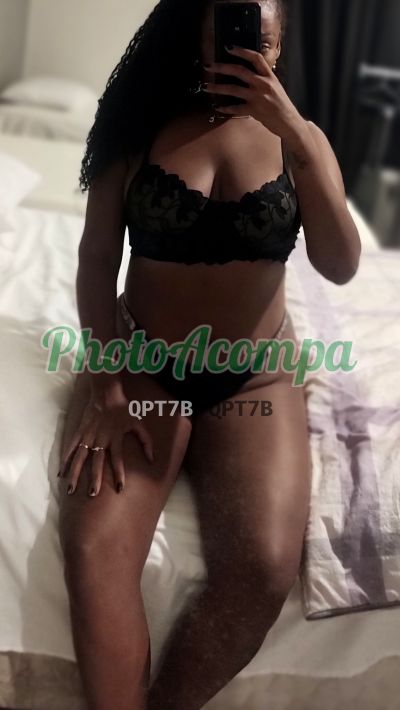 Capa do perfil de Flora Lima