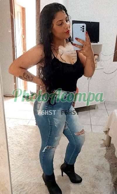 Capa do perfil de Larice Machado