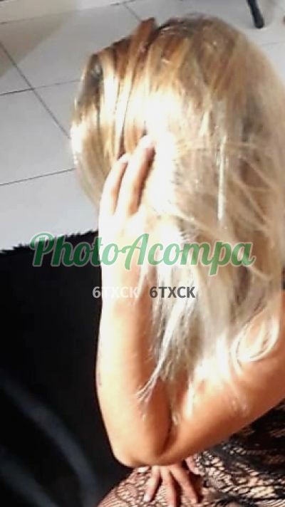 Capa do perfil de Karol
