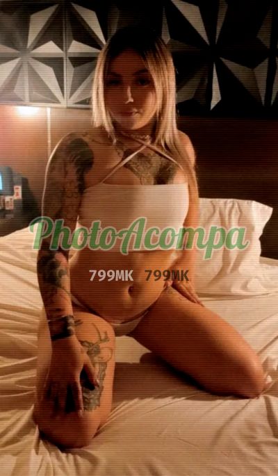 Capa do perfil de Loirinha tatuada novinha