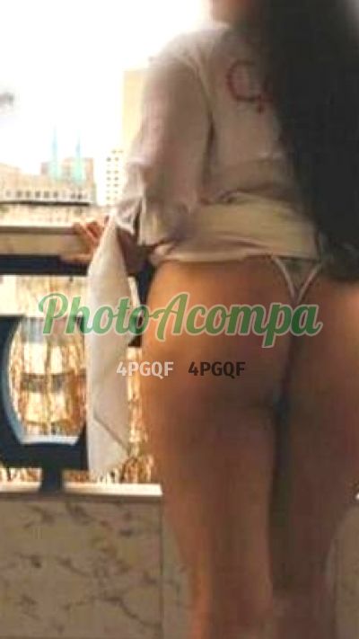 Capa do perfil de Camila