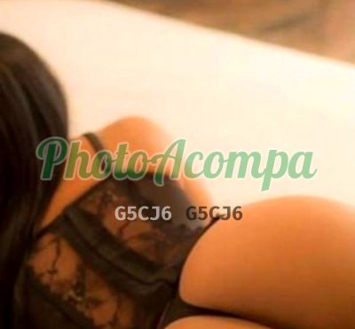 Capa do perfil de Letícia Andrade