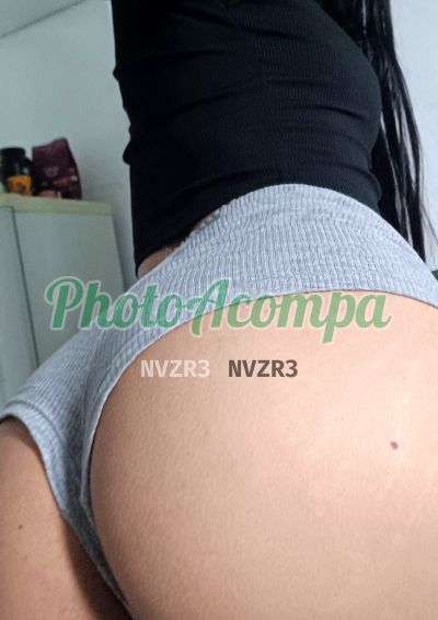 Capa do perfil de Larissa