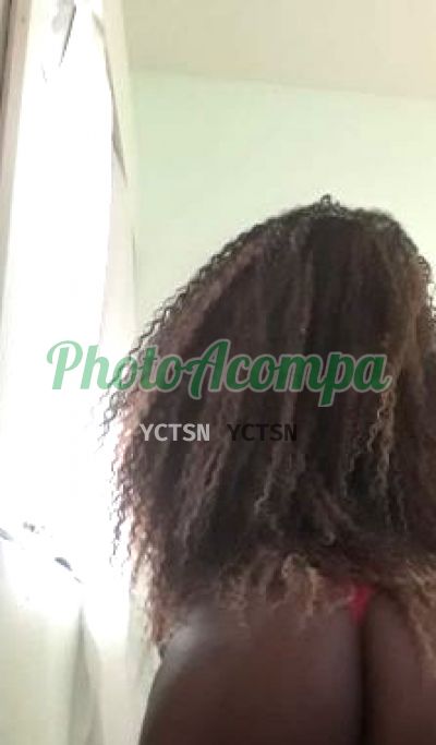 Capa do perfil de Tainá