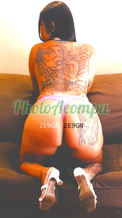 Capa do perfil de Mari Ferrari