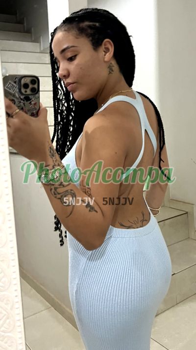 Capa do perfil de Carol Ávila