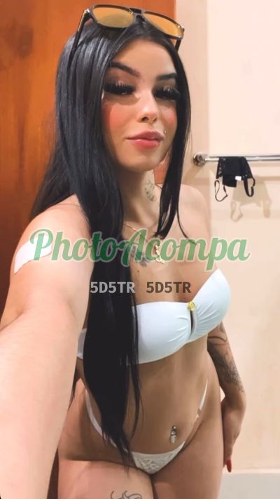Capa do perfil de Larissa Silva