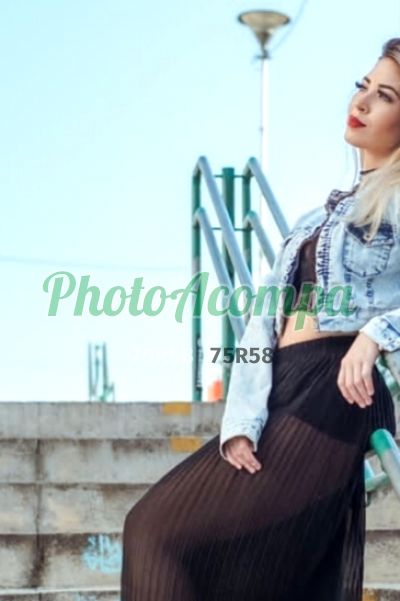Capa do perfil de Camila