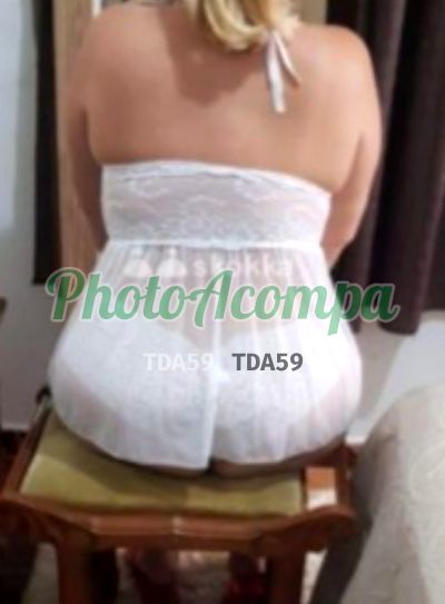 Capa do perfil de Clara Flores