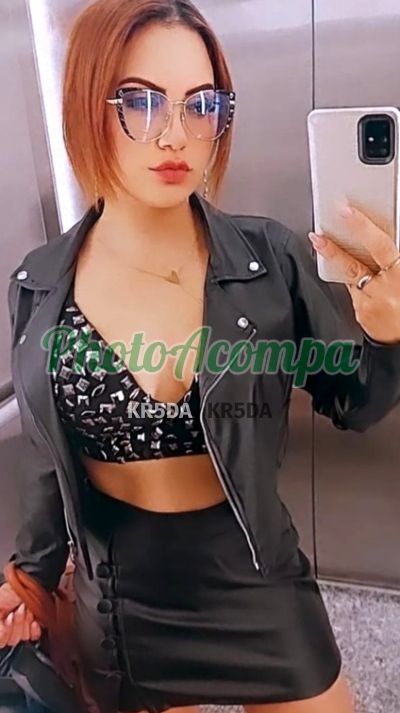 Capa do perfil de Julia Medeiros