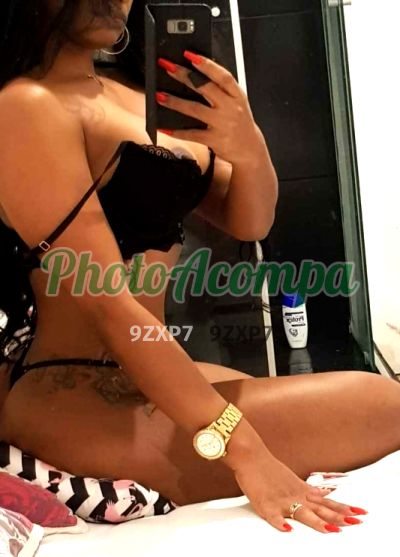Capa do perfil de Morena Mattos